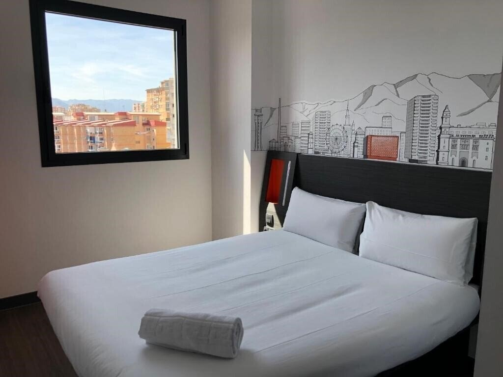 Готель Easyhotel Malaga City Centre 1*