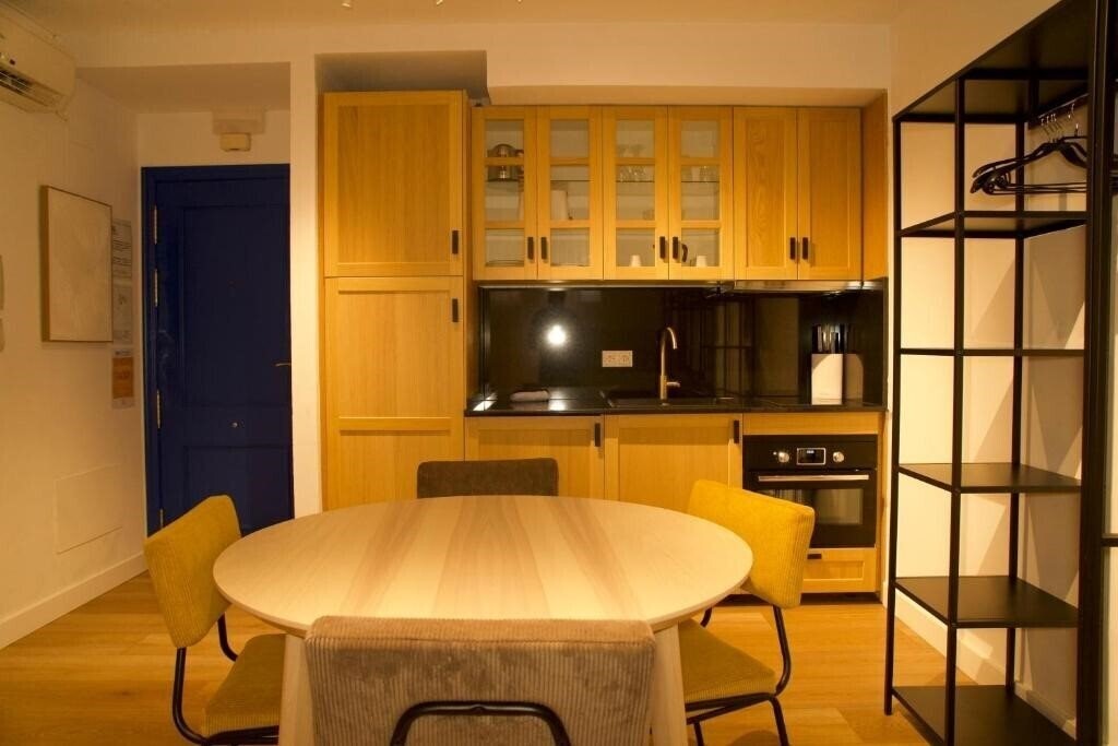 Отель Holidays2 Malaga Studios Juan De Mena 3*