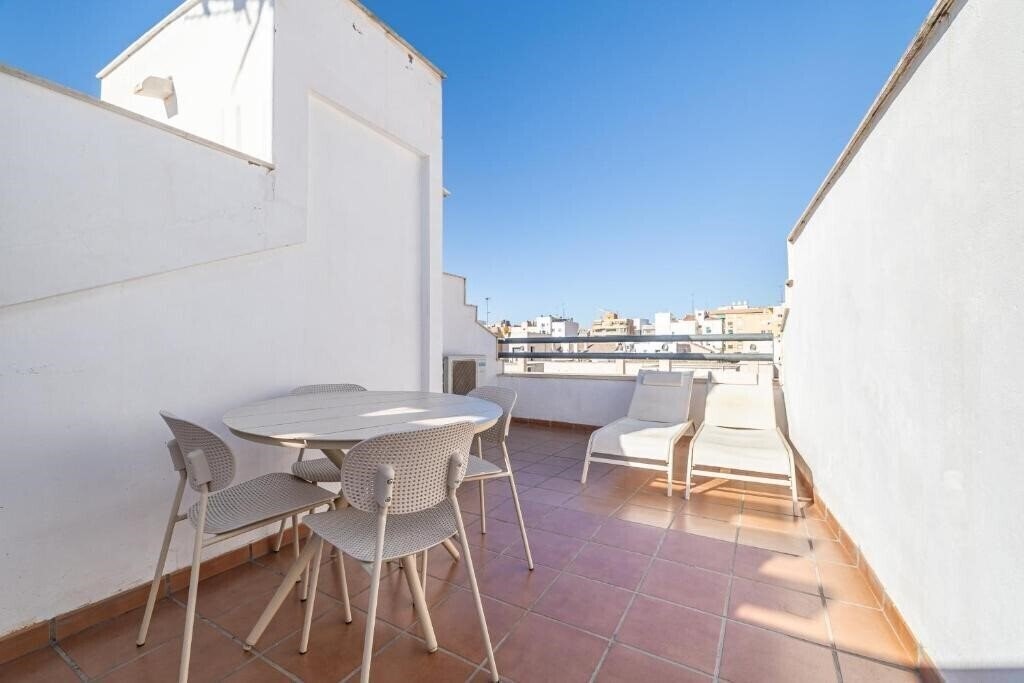 Фотография Holidays2 Malaga Studios Juan De Mena 3*