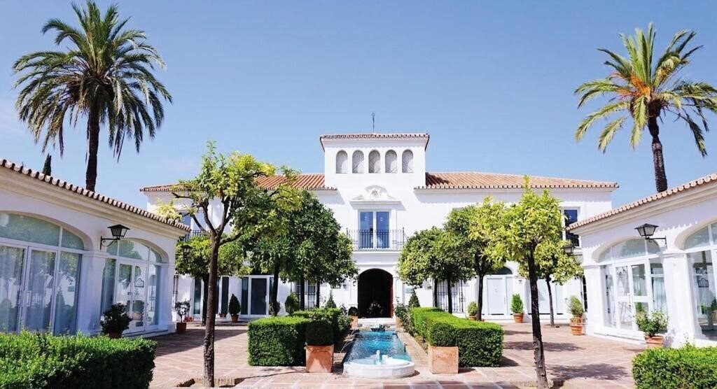 Отель Anoreta Suites 4*