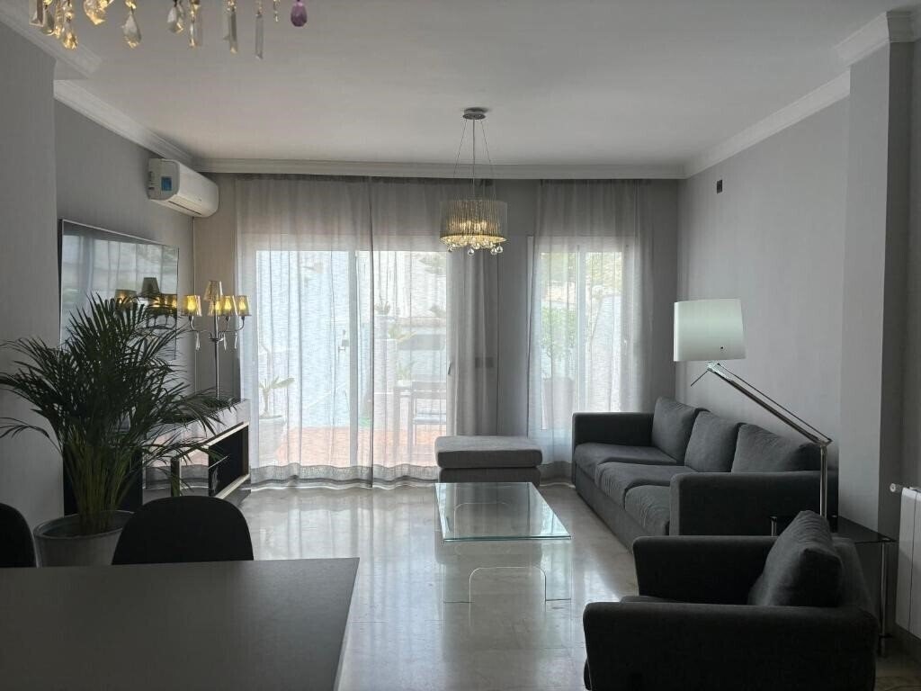Отель Abril Apartamentos 2*