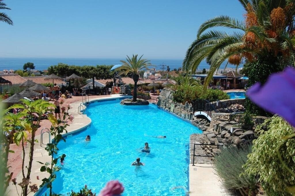 Готель El Capistrano Village Nicosol 2*