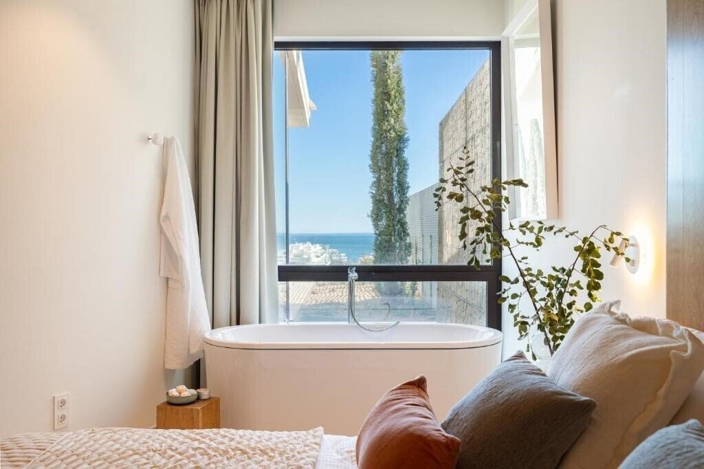 Фото Leiro Residences, Preferred Hotel & Resorts 5*