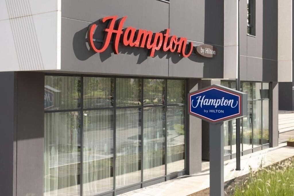 Отель Hampton by Hilton Malaga Martiricos 3*