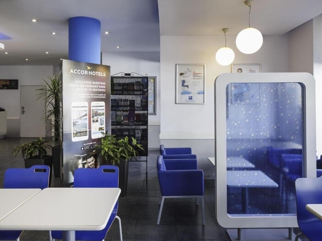 Фотографія Ibis Budget Malaga Centro 2*