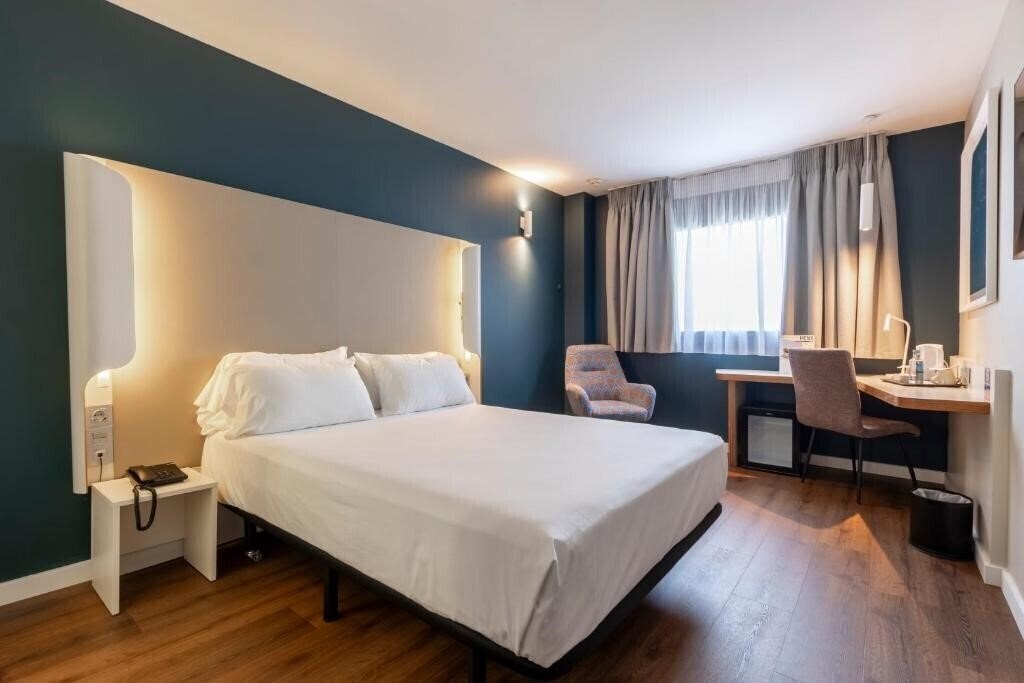 Готель Travelodge Malaga Aeropuerto 3*