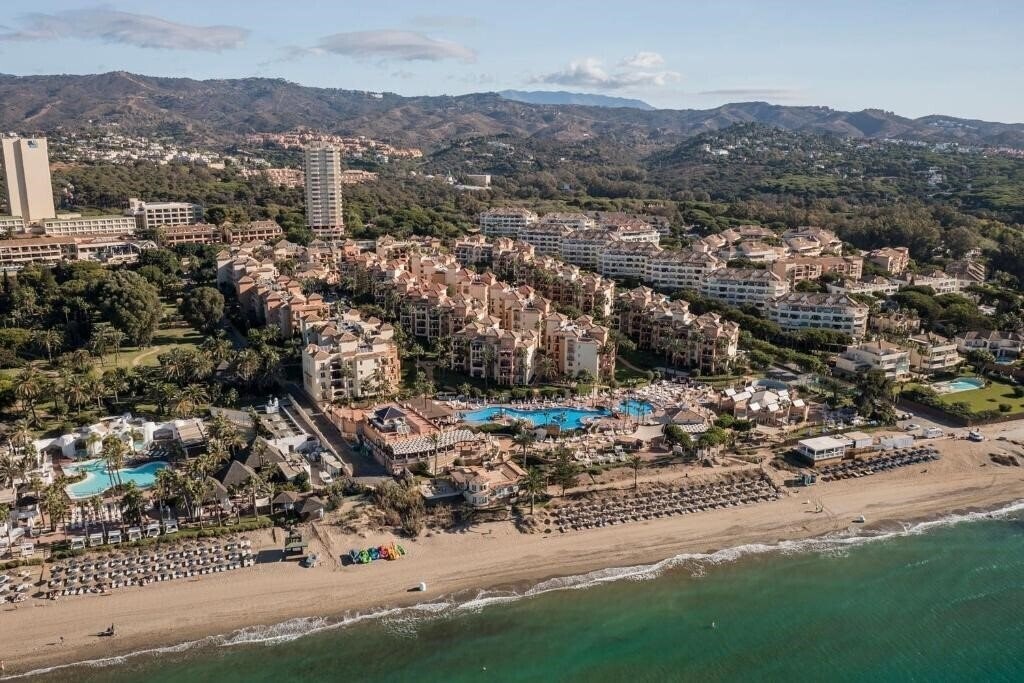 Отель Marriott's Marbella Beach Resort 4*