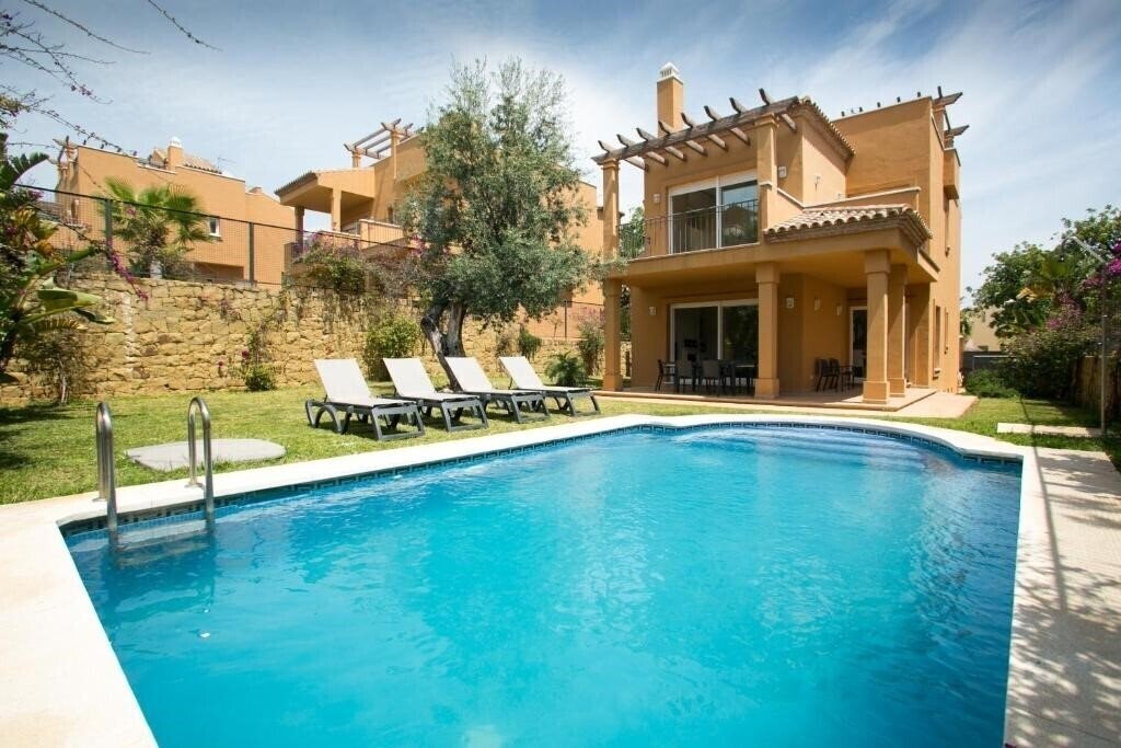 Готель Villas Altos De Marbella 3*