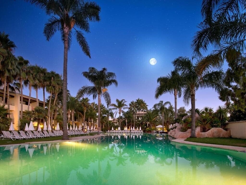 Готель Bluebay Banus 4*