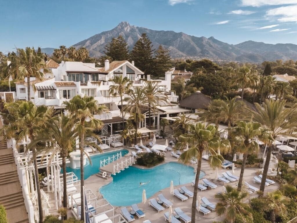 Готель Puente Romano Beach Resort Marbella 5*