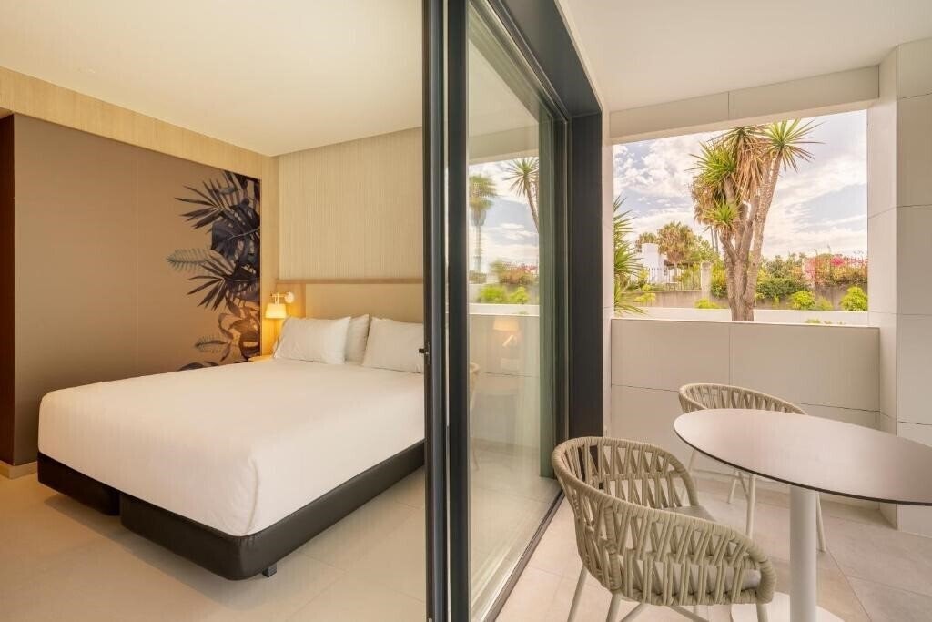 Фото Eurostars Oasis Marbella 4*