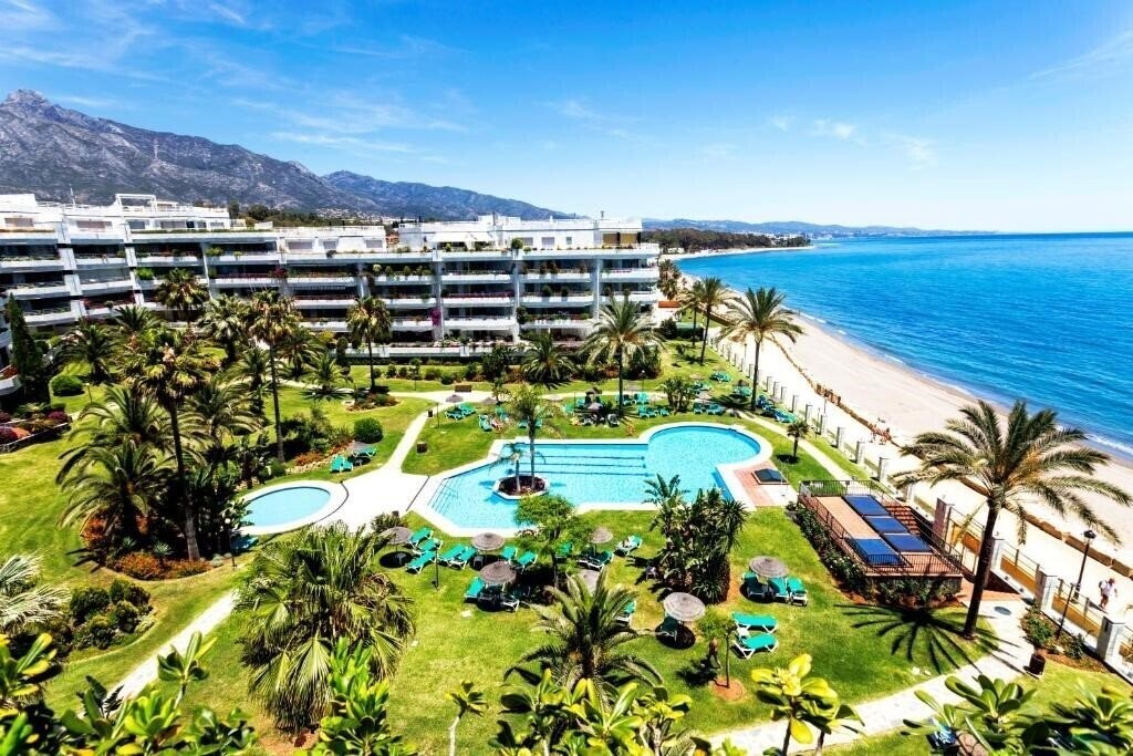 Готель Coral Beach Aparthotel 4*