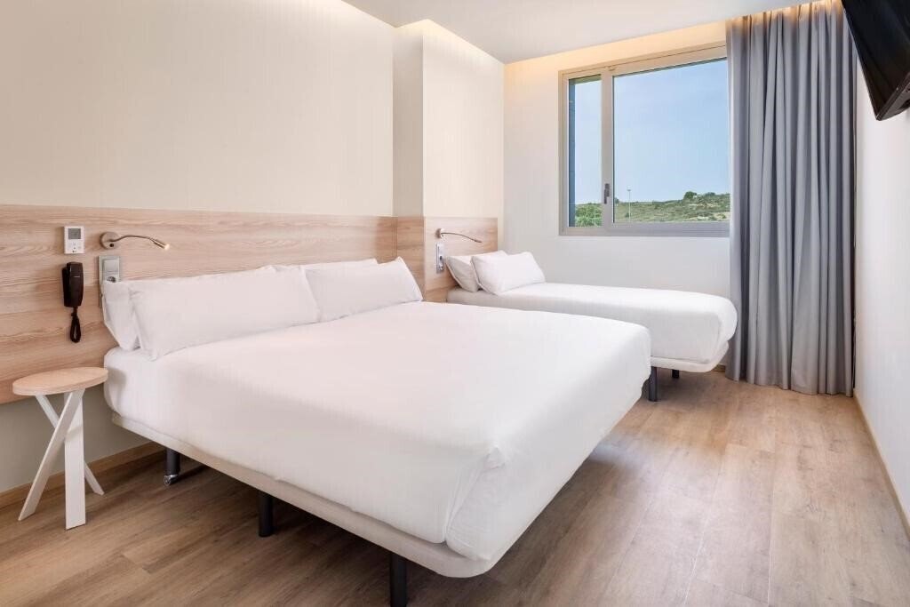 Фото B&B Hotel Murcia 2*