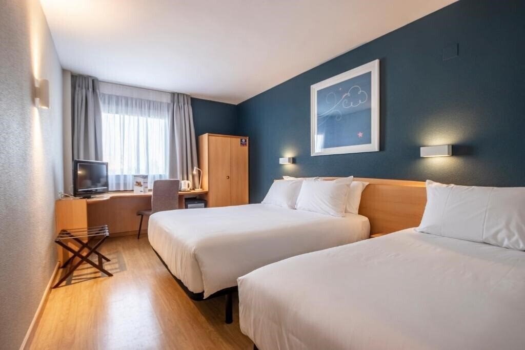 Картинка Travelodge Murcia (ex. Campanile Murcia) 2*