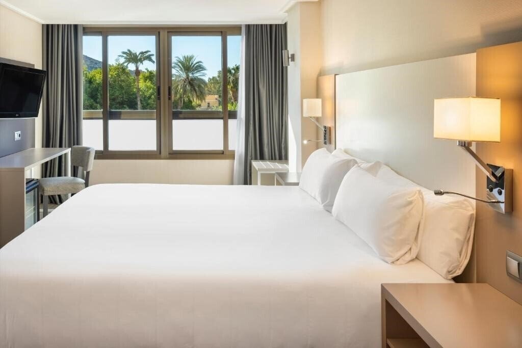 Отель B&B Hotel Cartagena Cartagonova 4*