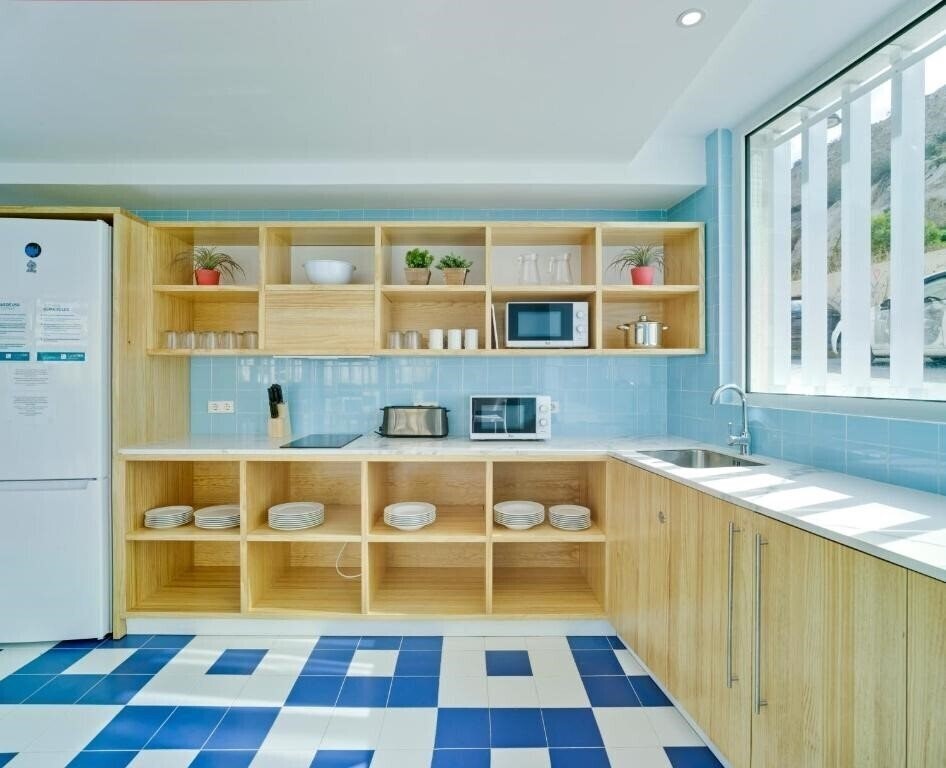 Фото Loop Inn Hostel 2*