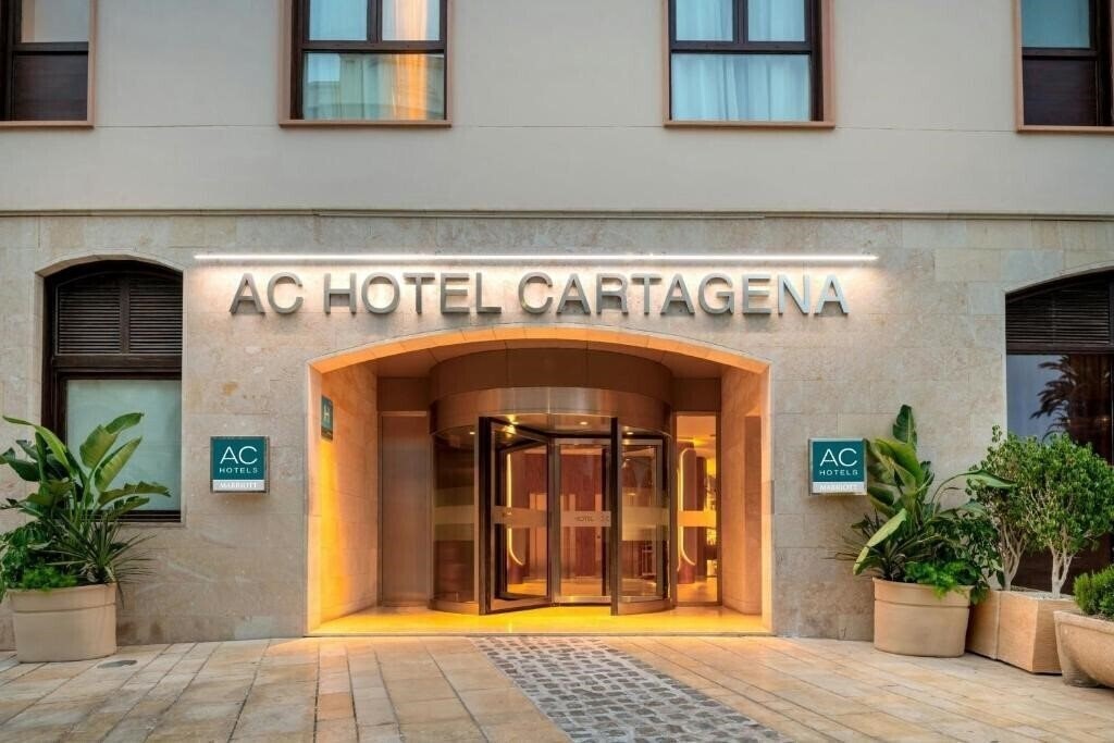 Готель NH Cartagena (ex. Hotel Cartagena Puerto) 4*