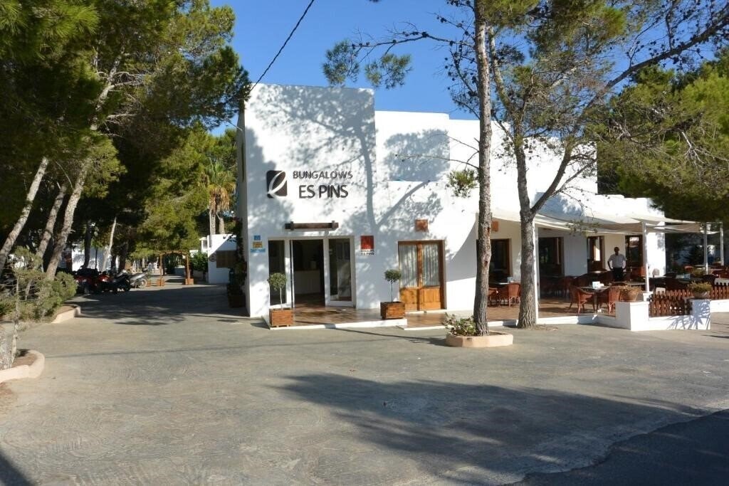 Готель Es Pins Bungalows 1*
