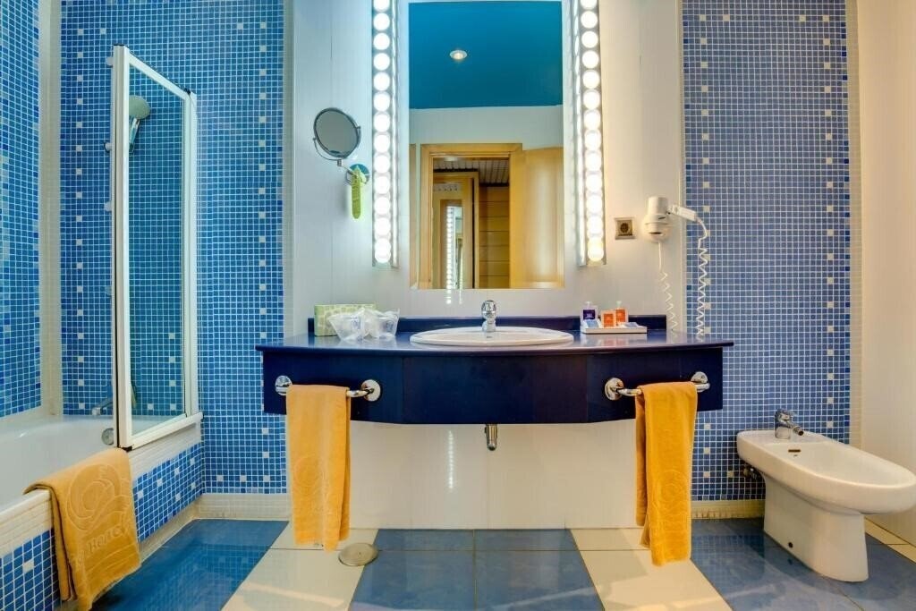 Зображення SBH Crystal Beach Hotel & Suites 4*