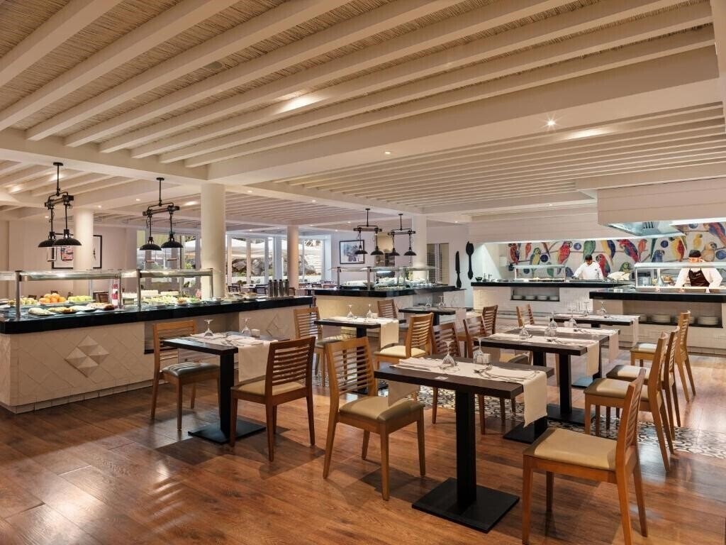 Картинка H10 Ocean Suites 4*