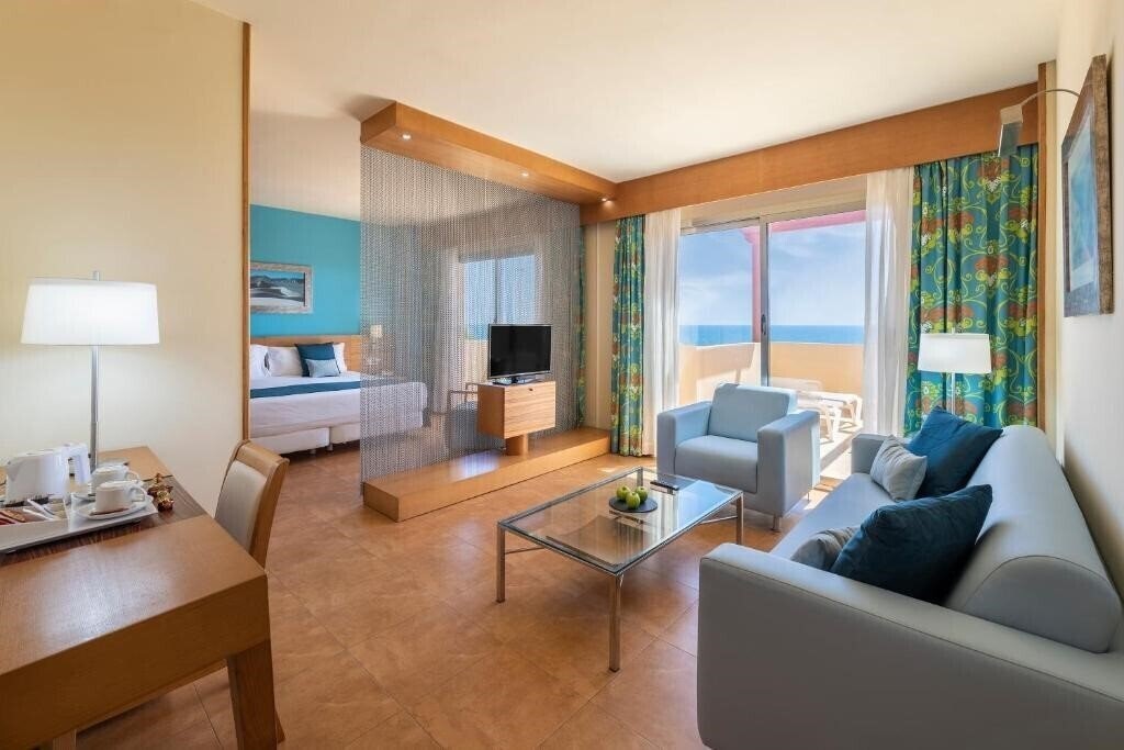 Картинка Elba Carlota Beach & Convention Resort 4*
