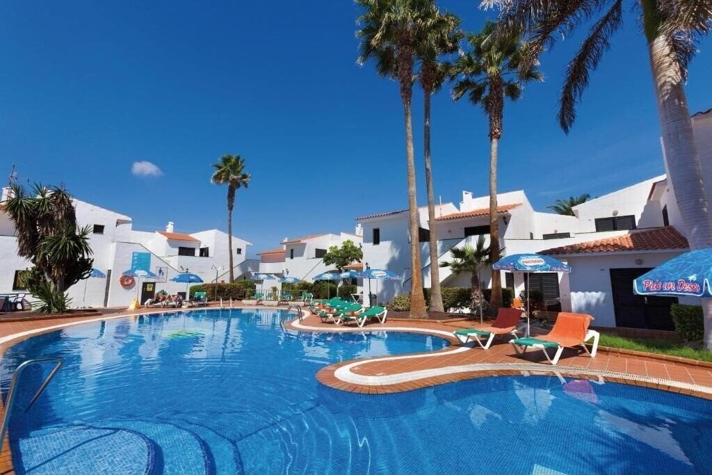 Готель Puerto Caleta 2*