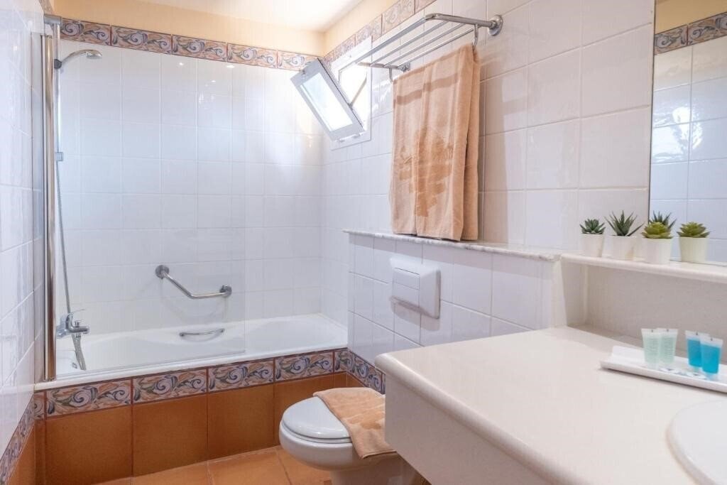 Фотографія Royal Suite 3*