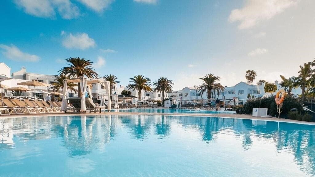 Готель Bluesea Corralejo Village 4*