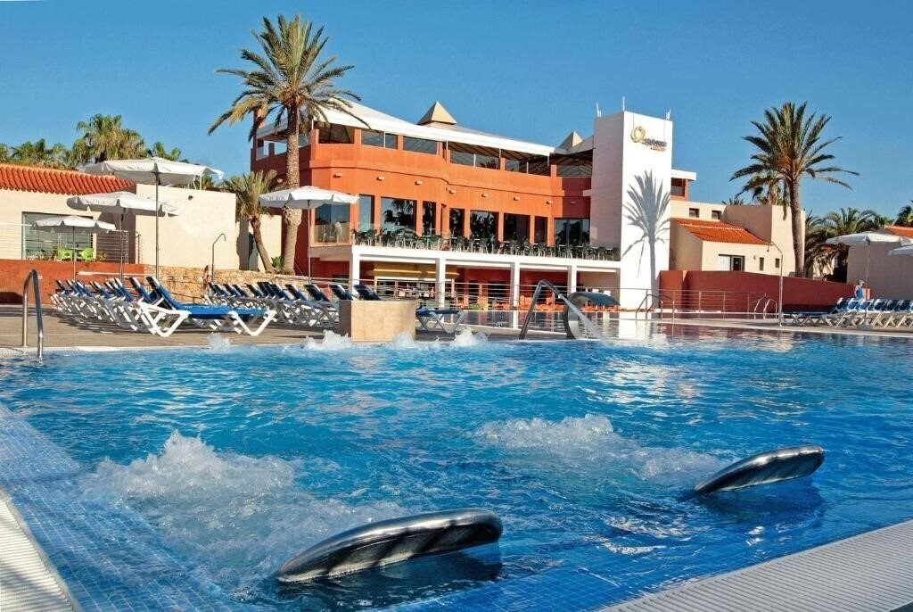Готель Cay Beach Caleta 3*