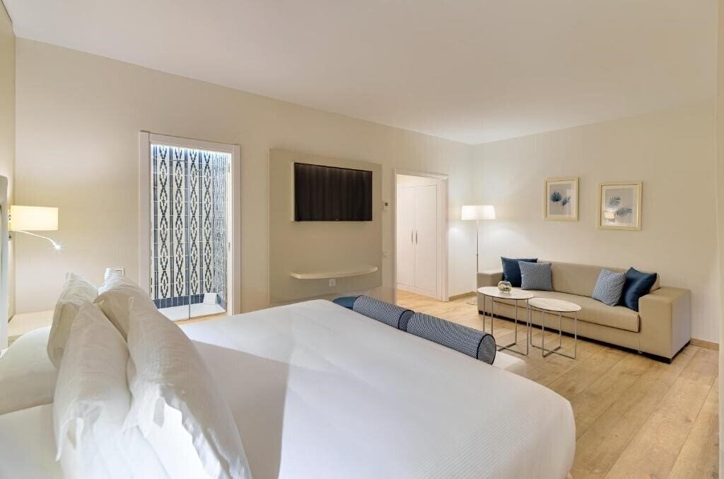 Картинка H10 Ocean Dunas Only Adults 4*