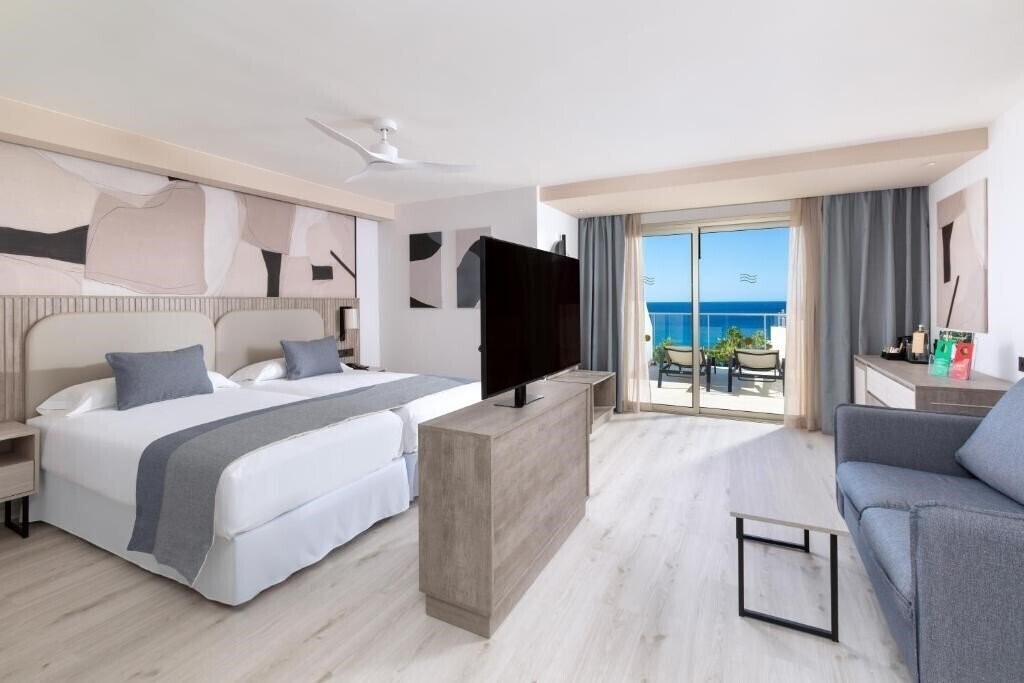 Фото Hotel Riu Calypso - Adults Only 3*
