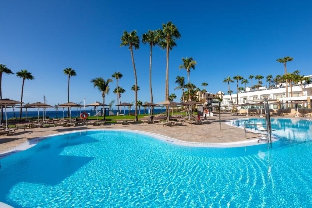 Изображение Hotel Riu Calypso - Adults Only 3*