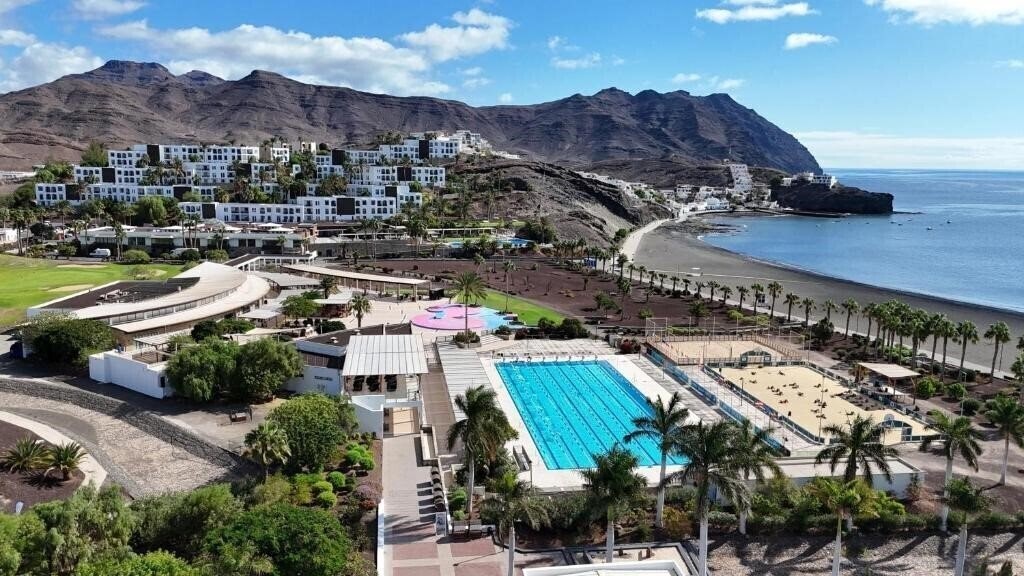 Отель Playitas Hotel 4*