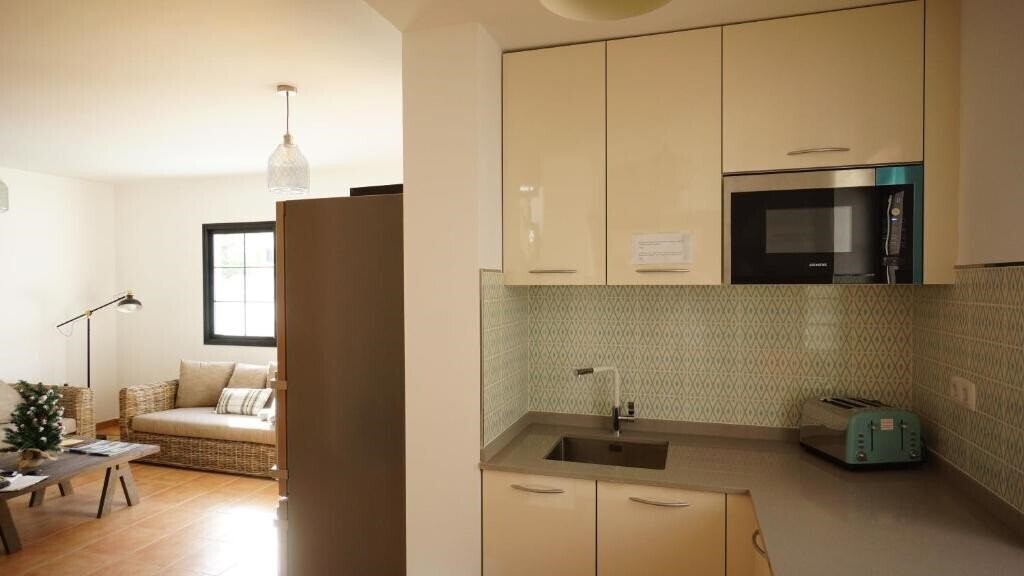 Изображение Surfers Retreat Hostel - Adults Only 2*