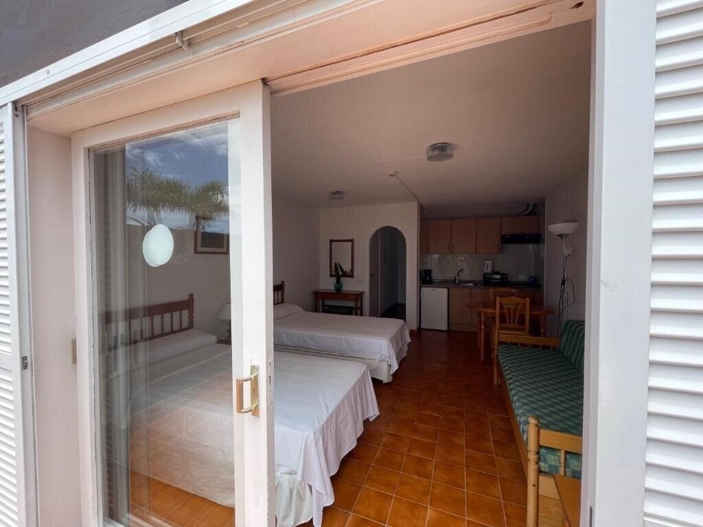 Фотографія Los Tarajales Apartments 2*