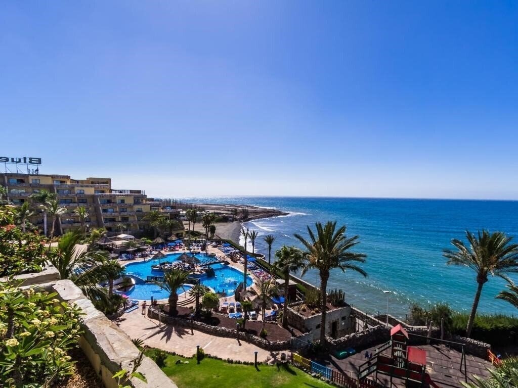Фотографія Bluebay Beach Club 4*