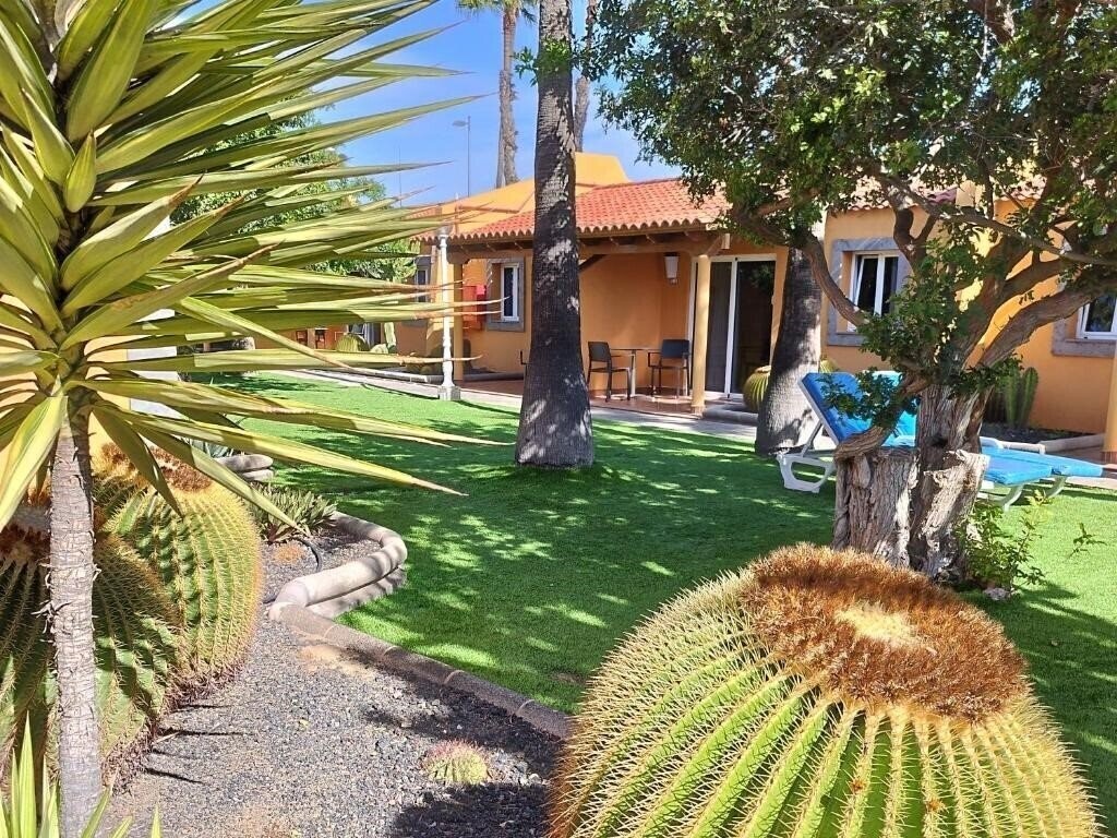Фото Los Almendros - Bungalows 3*