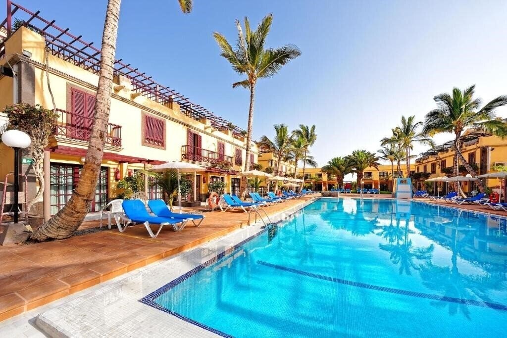 Готель Maspalomas Oasis Club 2*