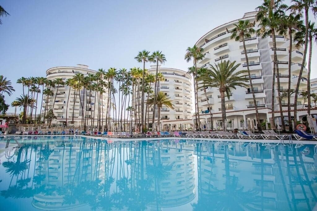 Готель Servatur Waikiki 4*