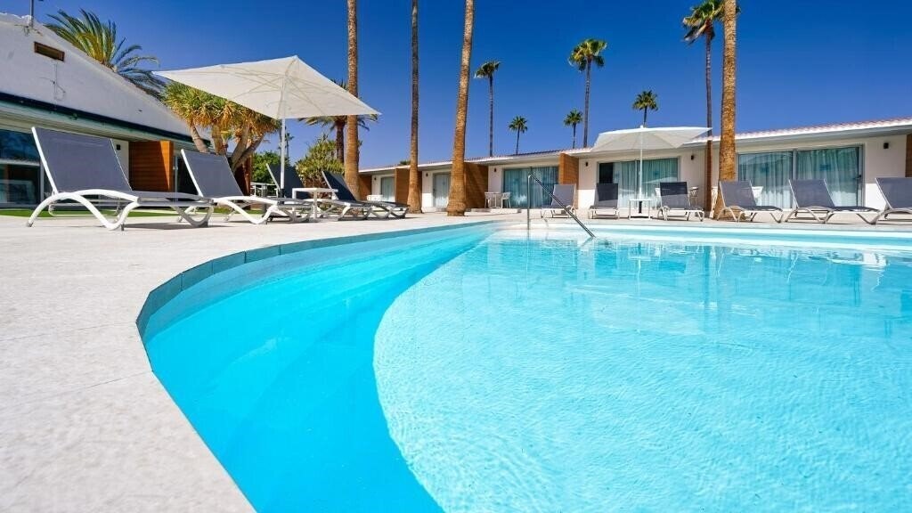 Фотографія Hotel Sanom Beach Resort 4*