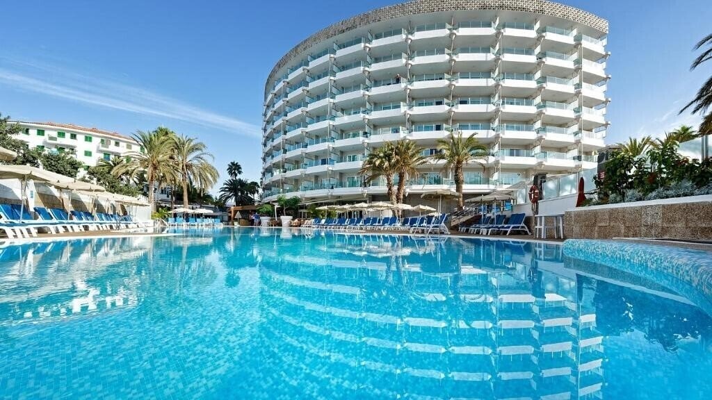 Готель Bull Escorial & SPA 3*