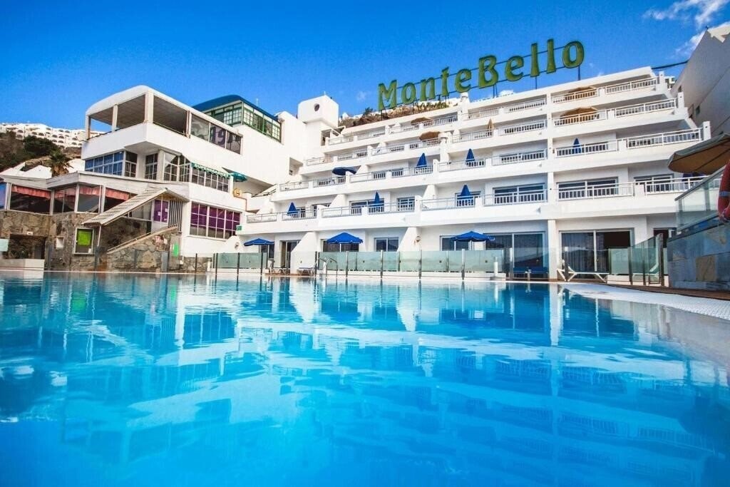 Готель Apartamentos Servatur Montebello 3*