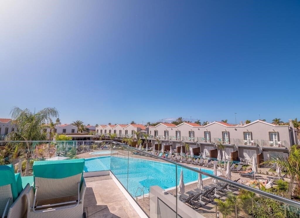 Отель LIVVO Los Calderones 4*