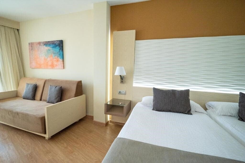 Фото HL Suite Nardos 4*