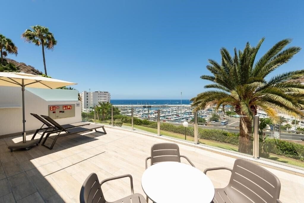 Отель Holiday Club Puerto Calma 4*