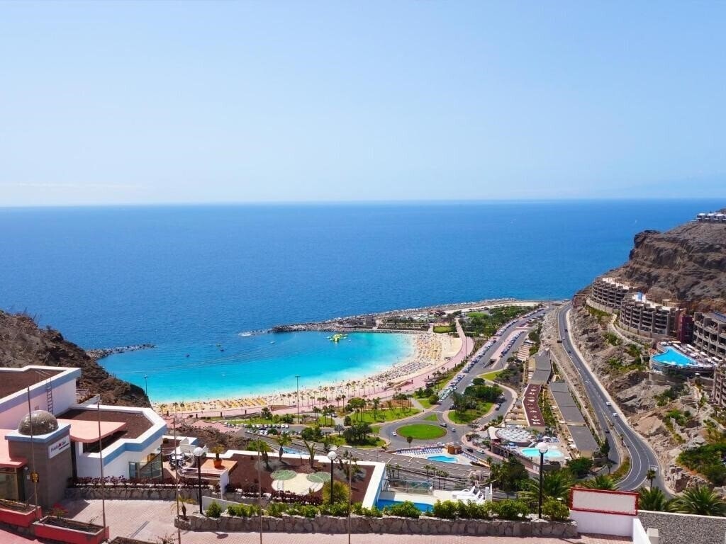 Отель Holiday Club Vista Amadores 4*
