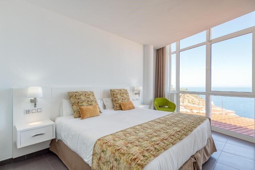 Фото Holiday Club Vista Amadores 4*