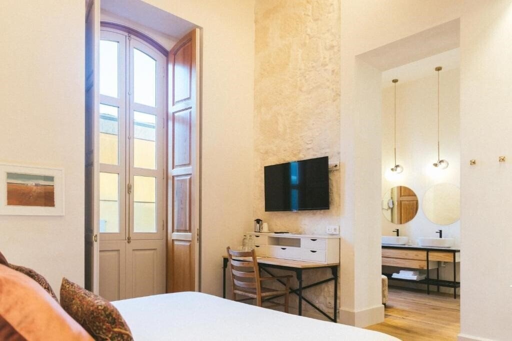 Картинка Veintiuno Emblematic 4*