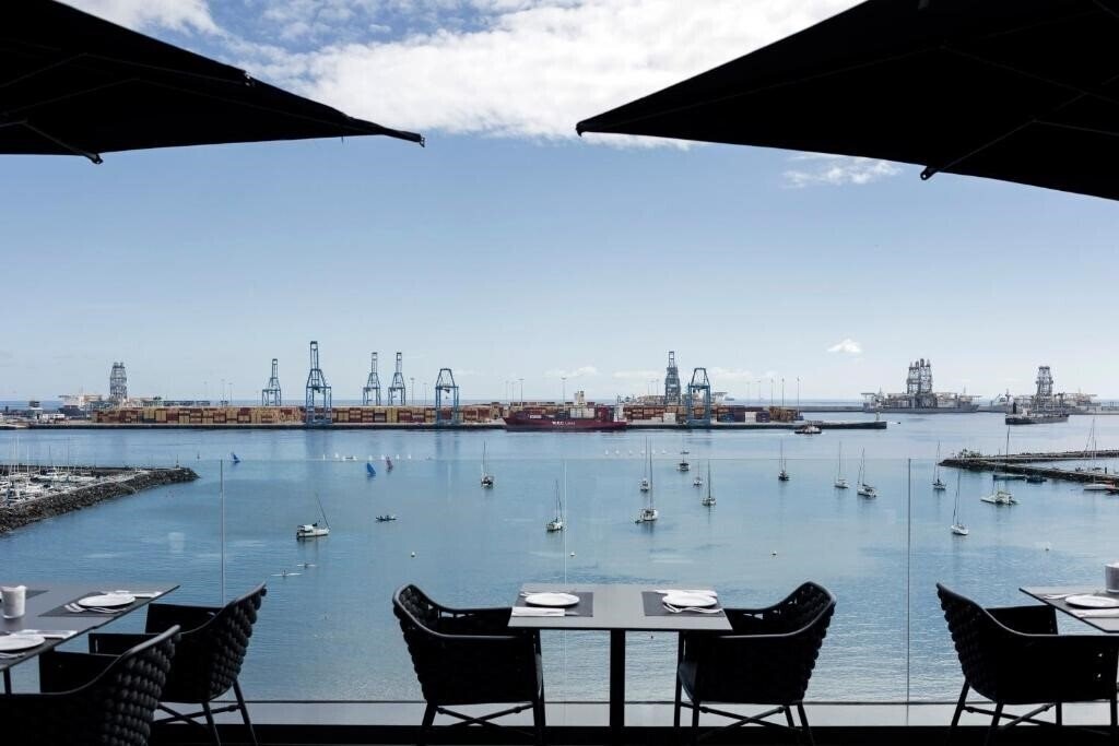 Отель Silken Saaj Las Palmas 4*