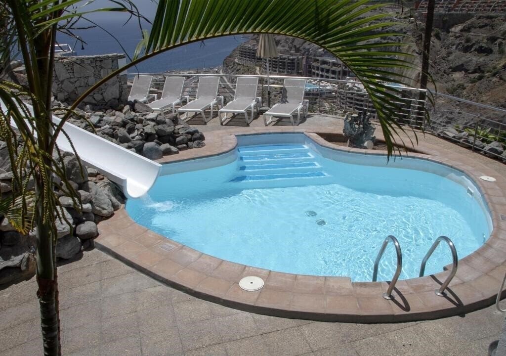Изображение Holiday Club Jardin Amadores 4*